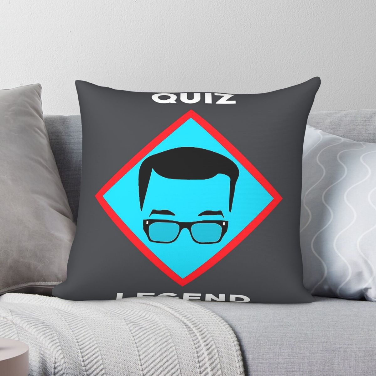 Home Decor Quiz - Richard Osman Quiz Legend Quadratischer Kissenbezug,