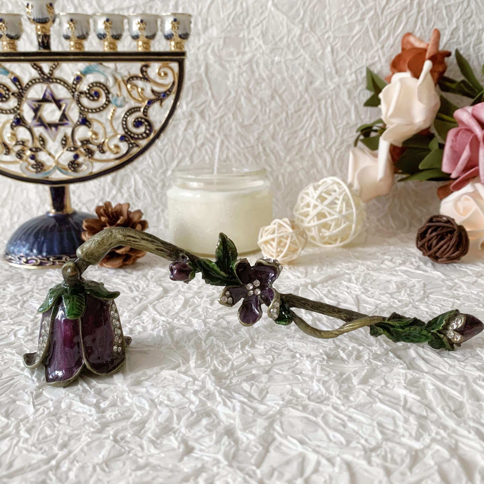 Home Decor Luxury - Luxuriöser Blumen-Kerzenlöscher mit Langem Griff, Emaillierte